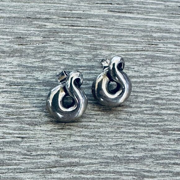 James Avery Retired Sterling Silver Swirl Knot Earrings - Picture 1 of 3